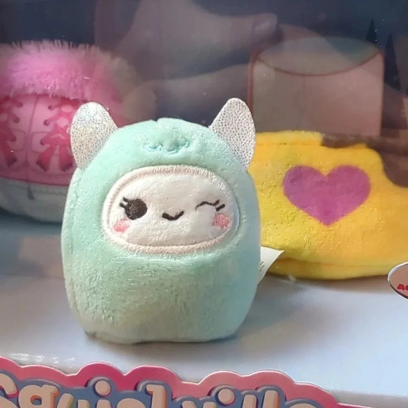 NIB "Snow Day" Squishville - Picture 2 of 4